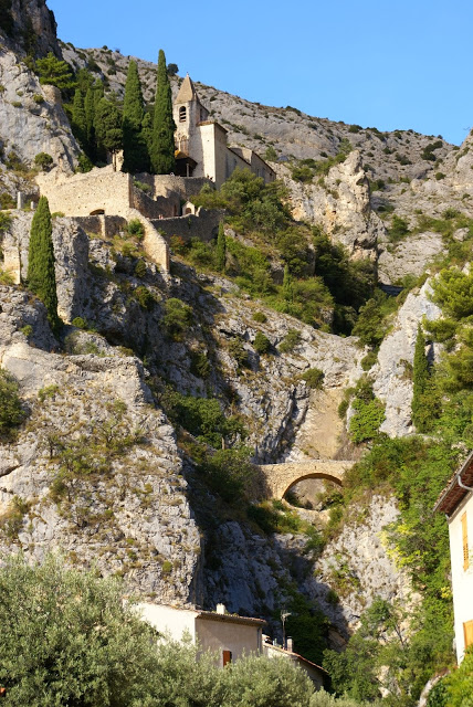 FRANCJA – PROWANSJA – MOUSTIERS-SAINTE-MARIE CZ.II