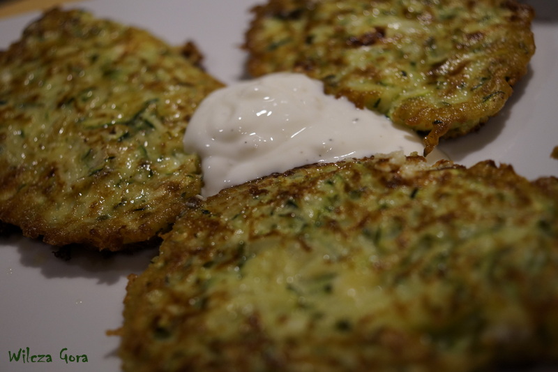 CUKINIOWE PLACUSZKI Z FETĄ
